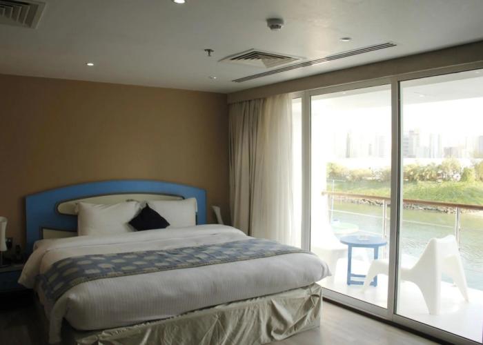 Hotel C Hotel
