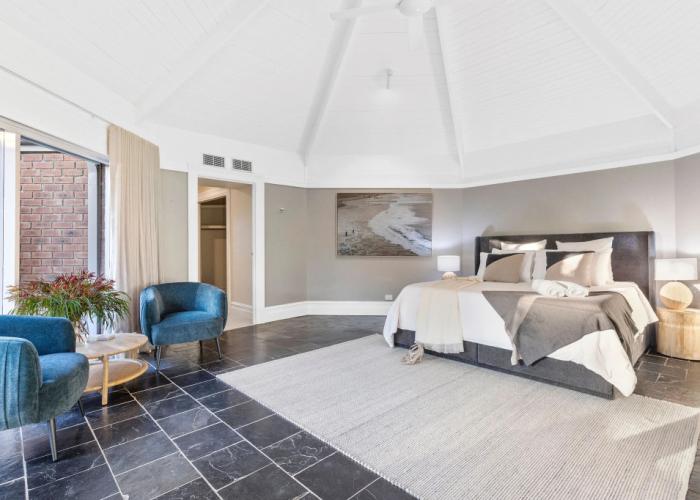 Tranquil Estate With Pool Heated Spa Gardens