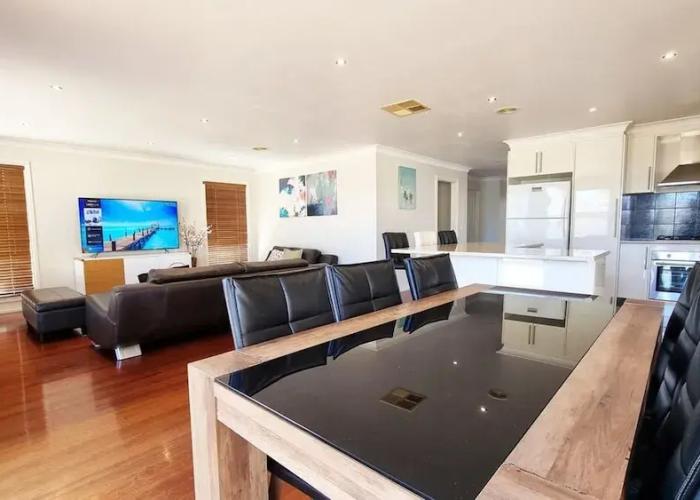 St Albans House - Spacious and Modern Home