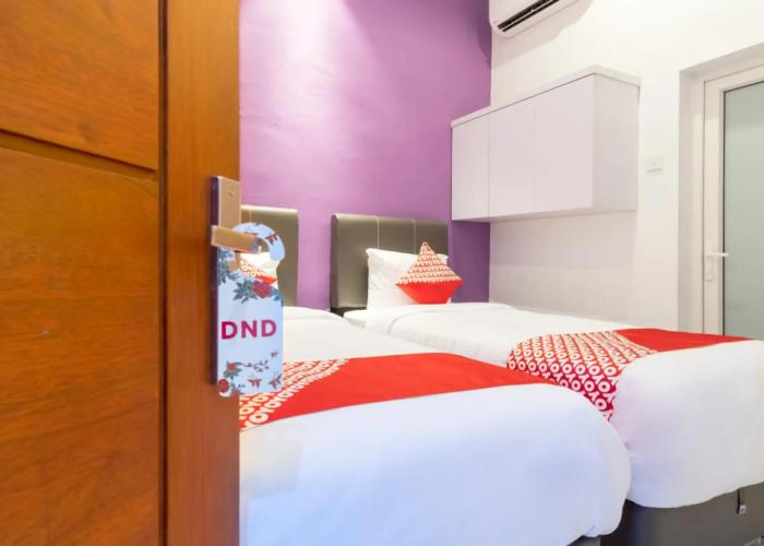 Super OYO 839 Royal Guest House