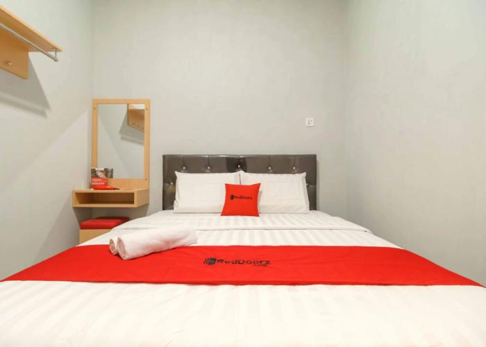 RedDoorz @ Helvetia Medan 2