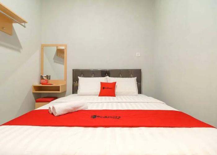 RedDoorz @ Helvetia Medan 2