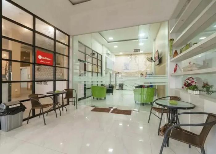 RedDoorz Plus @ Cemara Asri Medan
