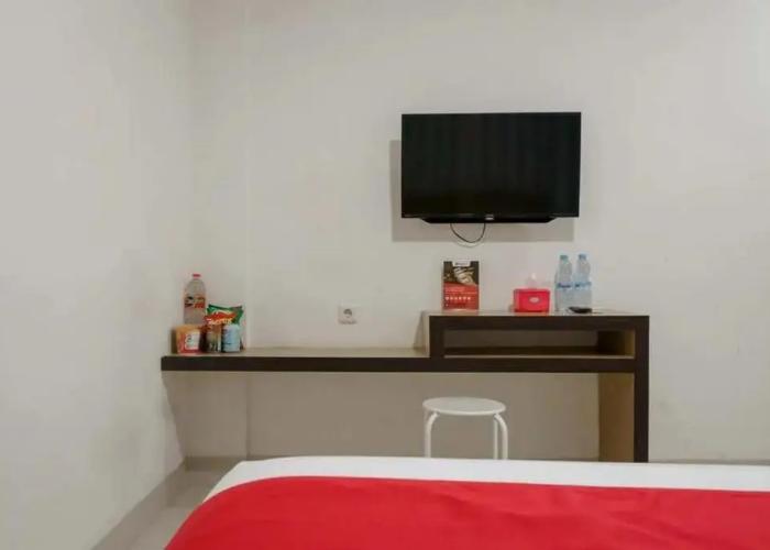 RedDoorz Plus @ Cemara Asri Medan