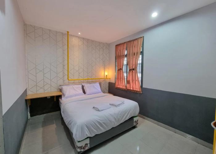 OYO 90874 Millenium Inn 2