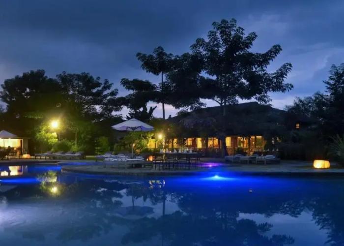 Barahi Jungle Lodge