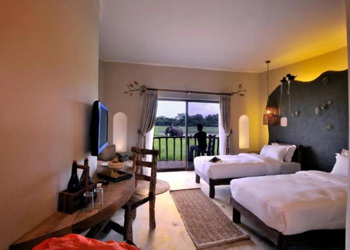 Barahi Jungle Lodge