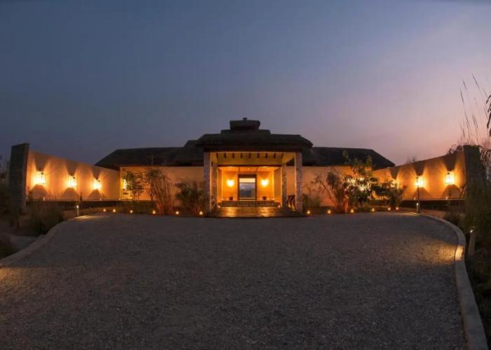 Meghauli Serai Chitwan National Park - A Taj Safari Lodge
