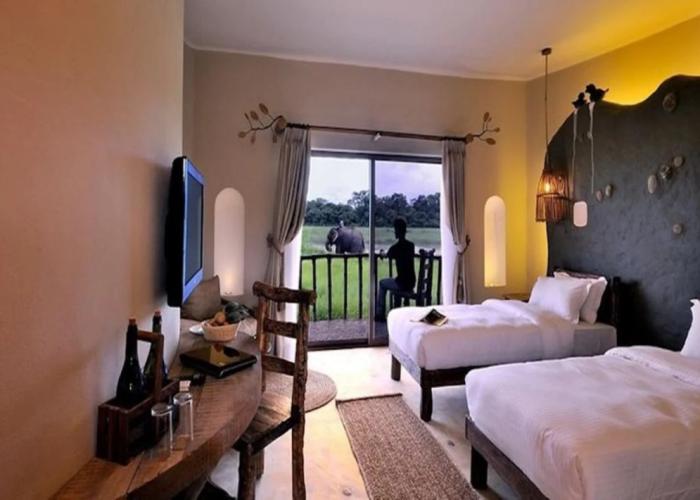 Barahi Jungle Lodge