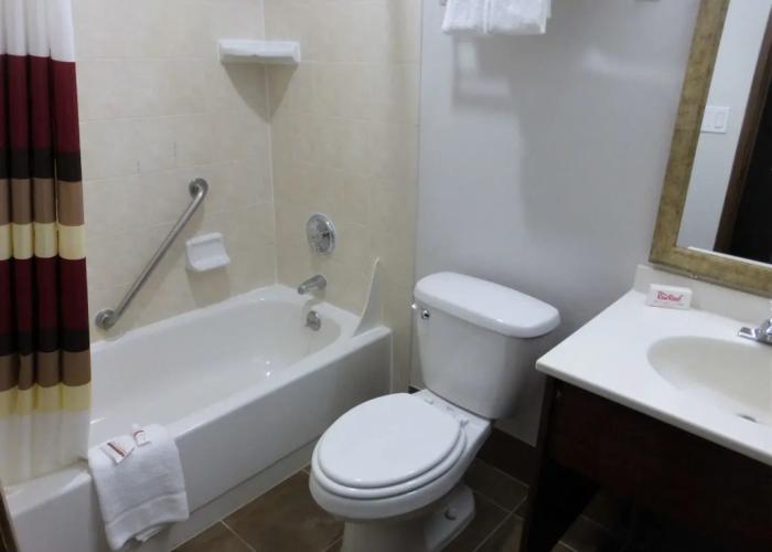 Ramada by Wyndham Medford Airport North