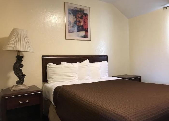 Relax Inn Of Medford