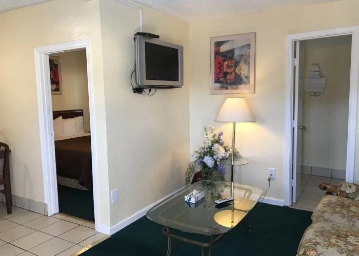 Relax Inn Of Medford