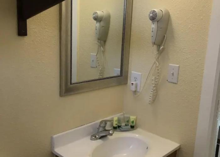 Relax Inn Of Medford