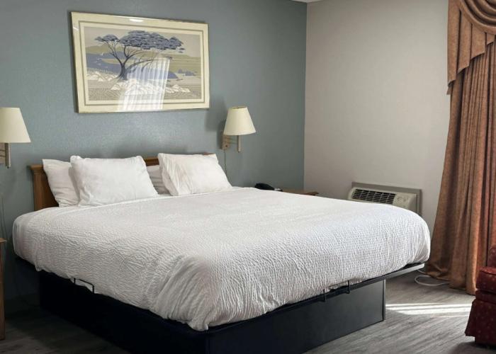 Days Inn by Wyndham Medford