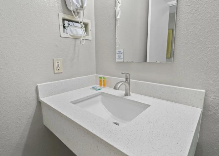 Travelers Inn Medford