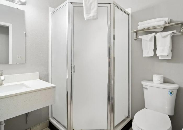 Travelers Inn Medford