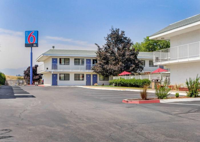Motel 6 Medford, OR