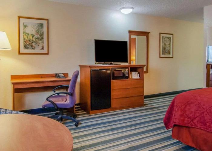 Quality Inn & Suites Medford Airport