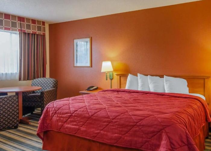 Quality Inn & Suites Medford Airport