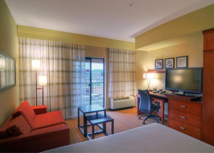 Courtyard by Marriott Medford Airport