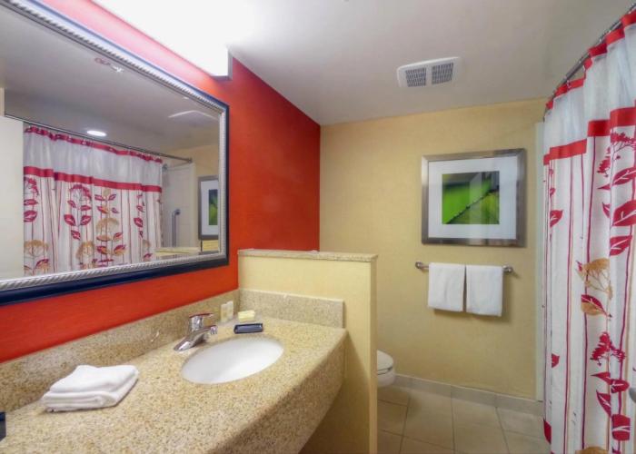 Courtyard by Marriott Medford Airport