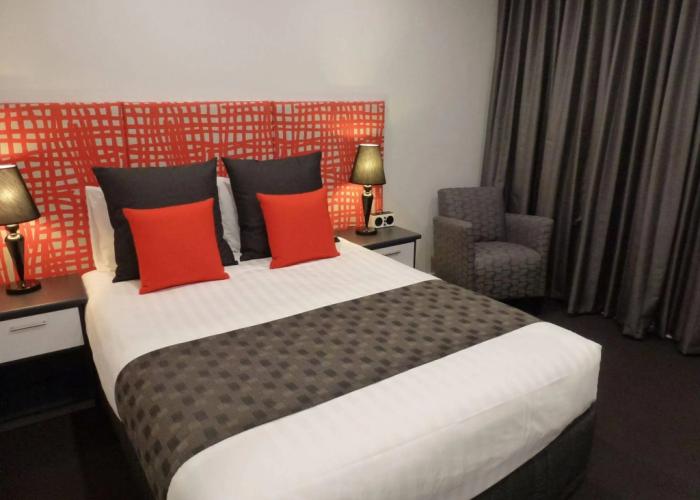 Golden Chain Tower Motor Inn