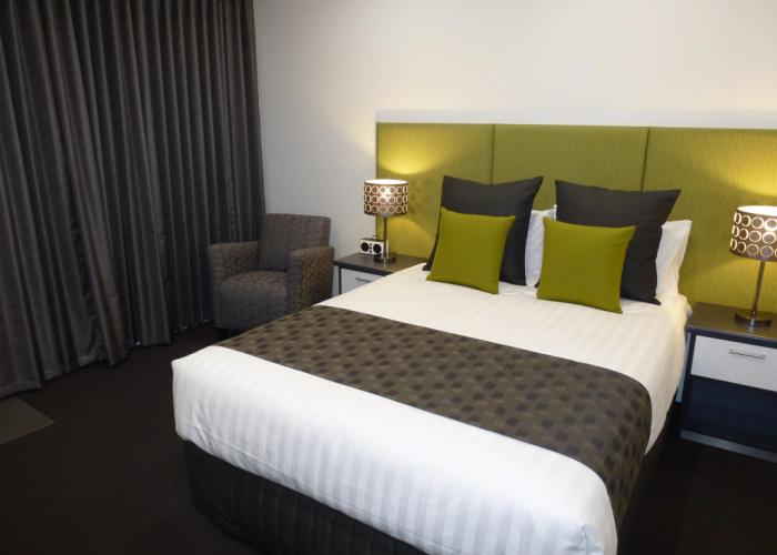 Golden Chain Tower Motor Inn