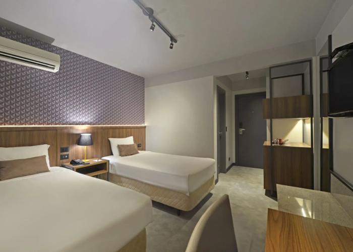 Hotel Deville Business Maringá