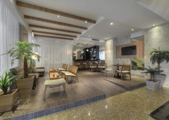 Hotel Deville Business Maringá