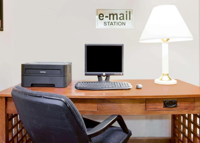 Super 8 by Wyndham Mitchell