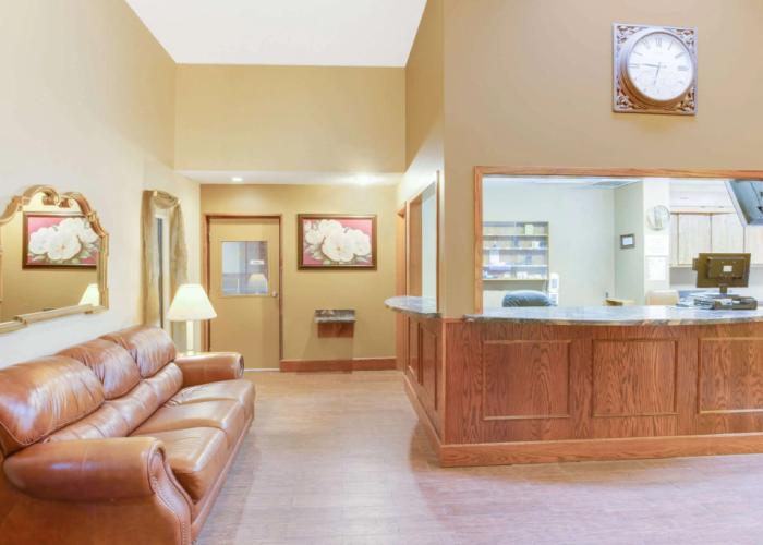 Super 8 by Wyndham Mitchell