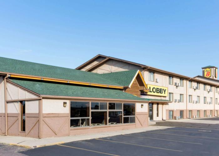 Super 8 by Wyndham Mitchell