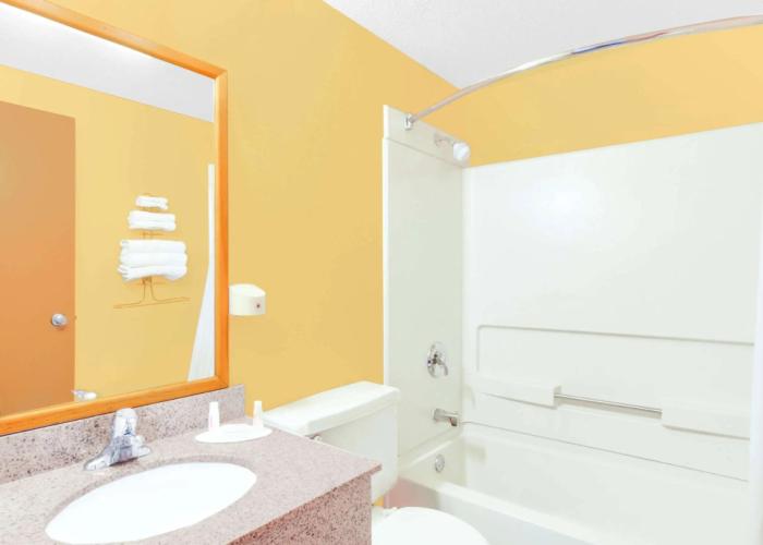 Super 8 by Wyndham Mitchell