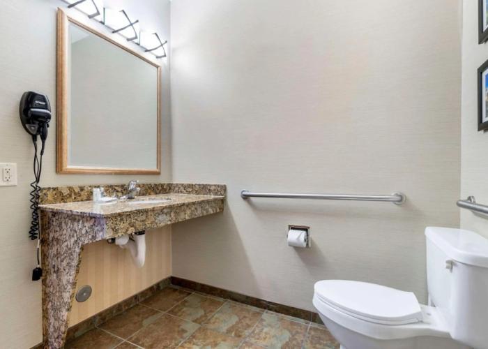 Comfort Inn & Suites Mitchell I-90