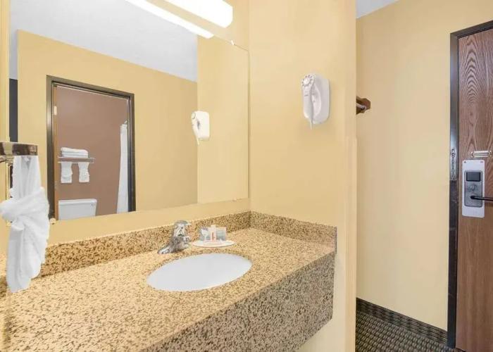 Days Inn Mitchell SD