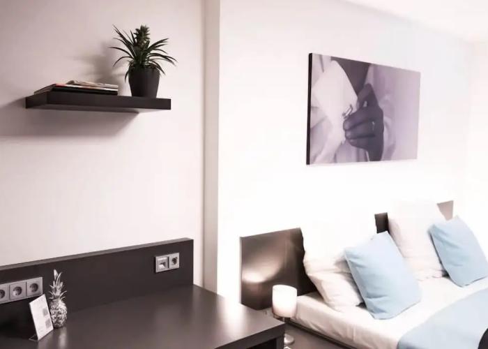 Mood contemporary living