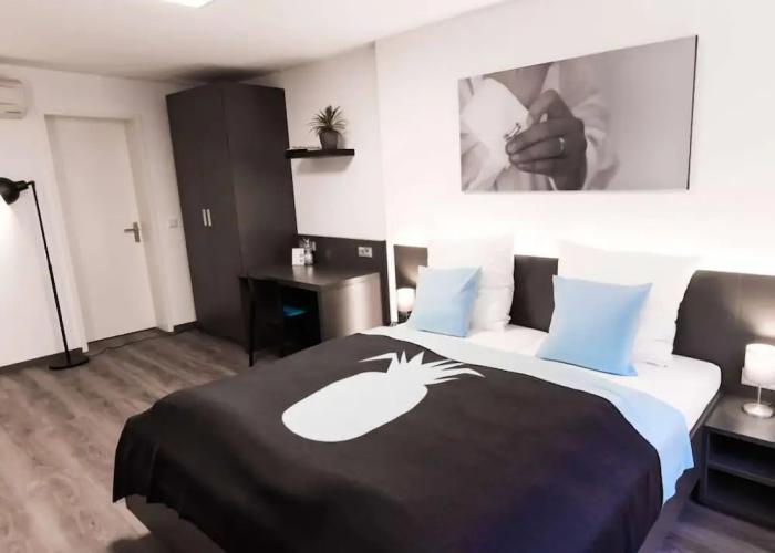 Mood contemporary living