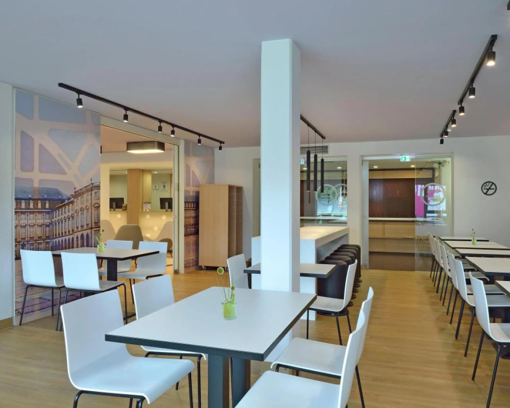фото B&B Hotel Mannheim-Neuostheim