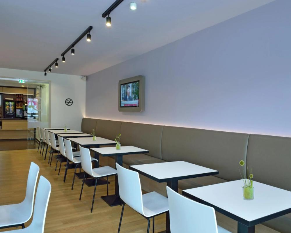 фото B&B Hotel Mannheim-Neuostheim