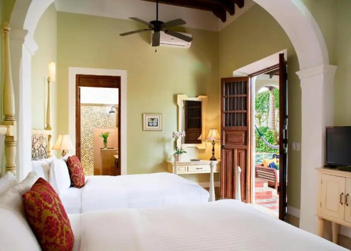 Casa Lecanda Boutique Hotel