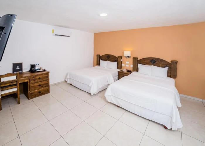 Hotel Hacienda Inn Aeropuerto