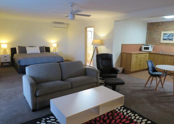 Summerhill Motor Inn
