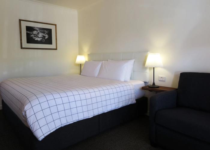 Summerhill Motor Inn