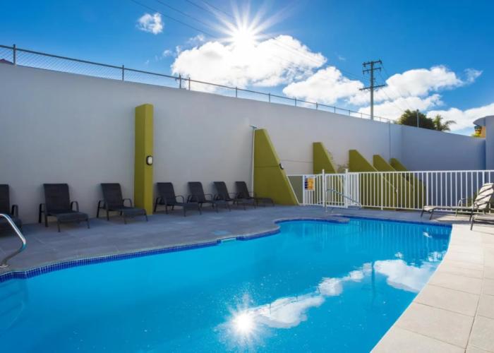 Albacore Apartments
