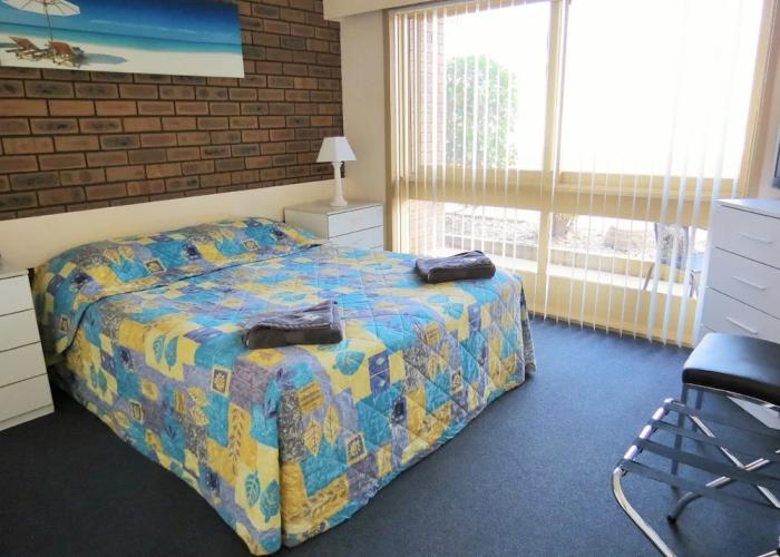 Chapman Court Holiday Units