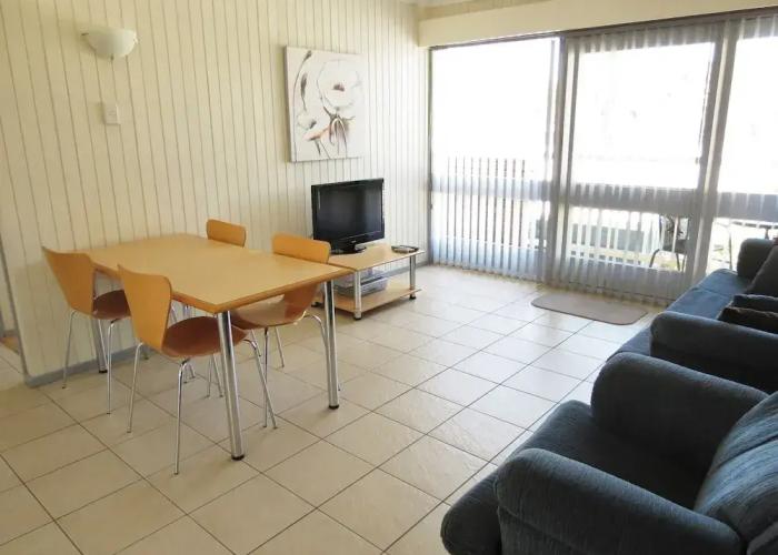 Chapman Court Holiday Units