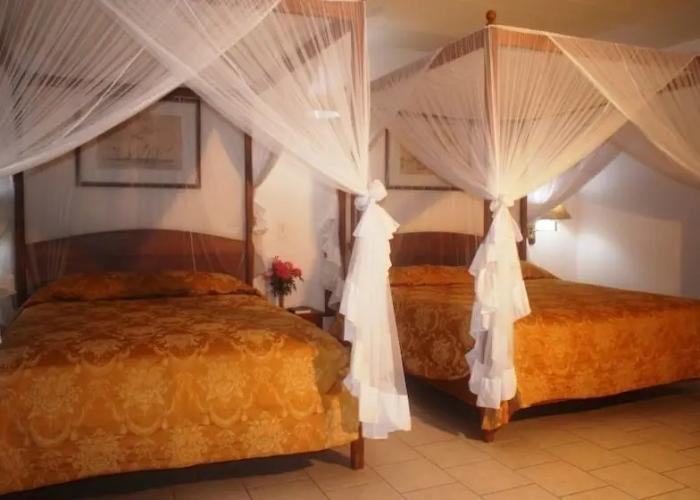 Sunny Hotel Majunga