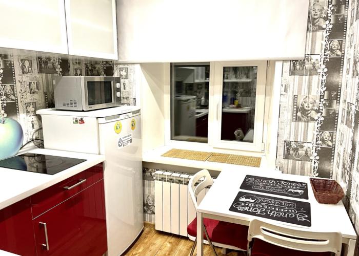 Studiya Na Tihonova Mirnydom Apartments