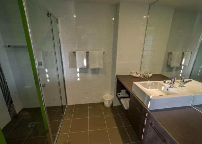 Mackay Oceanside Central Hotel