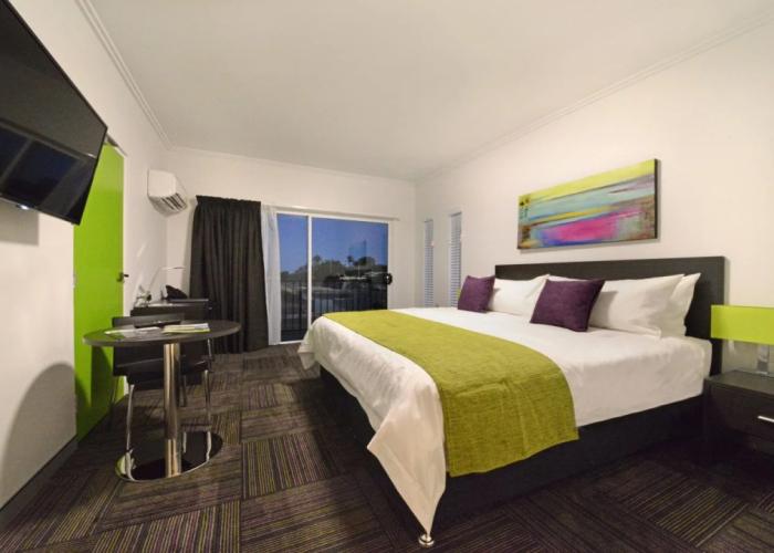 Mackay Oceanside Central Hotel